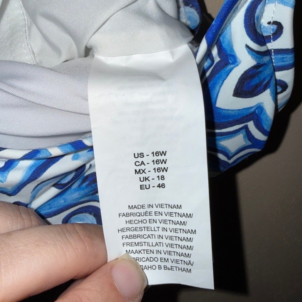 La Blanca Blue White Tile Print One Piece Swimsuit Size 16W LB5RN24MW-BLU NEW - Picture 2 of 8